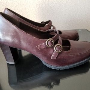 🌻Bass pumps..modern style but classic.